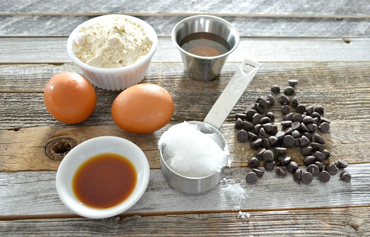 Coconut-Flour-Chocolate-Chip-Cookies-ingredients.jpg