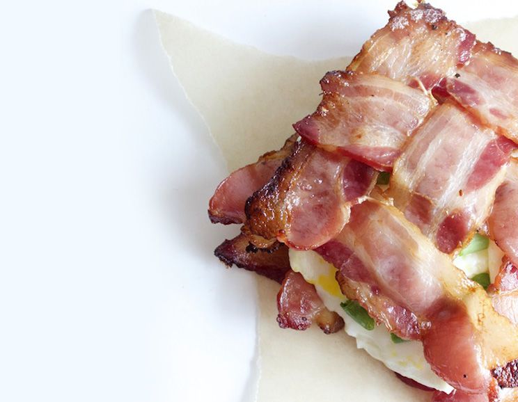 bacon-weave-fried-egg-sandwich