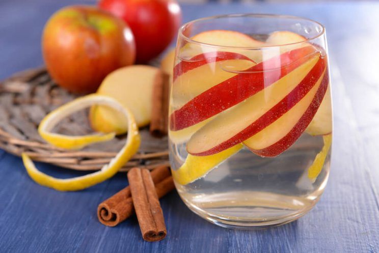water lemon apple cider vinegar tonic