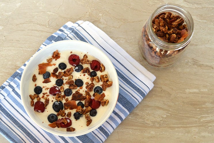 schema-photo-Paleo-Maple-Pecan-Granola-with-Bacon-Sprinkles.jpg