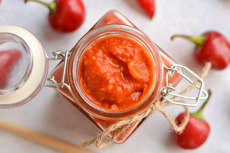 schema-photo-Easy-Simple-Homemade-Sriracha.jpg