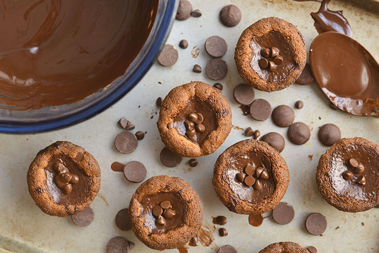 SCHEMA-PHOTO-Cookie-Crust-Chocolate-Tarts.jpg