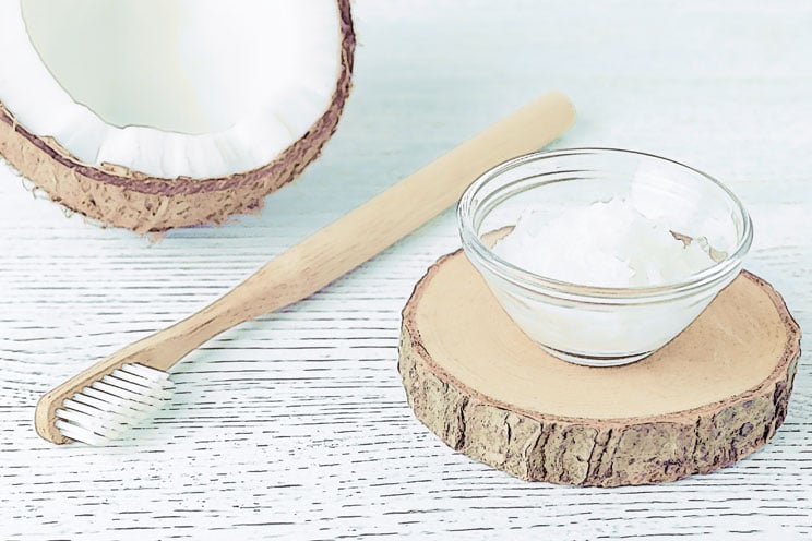 SCHEMA-PHOTO-DIY-Coconut-Oil-Toothpaste.jpg