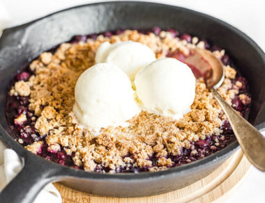 Bake up this scrumptious blueberry cobbler for a dessert rich in antioxidants. Go ahead & indulge: no need to worry about extra additives or refined sugars!
